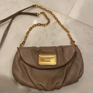 Classic Q Karlie Crossbody Bag